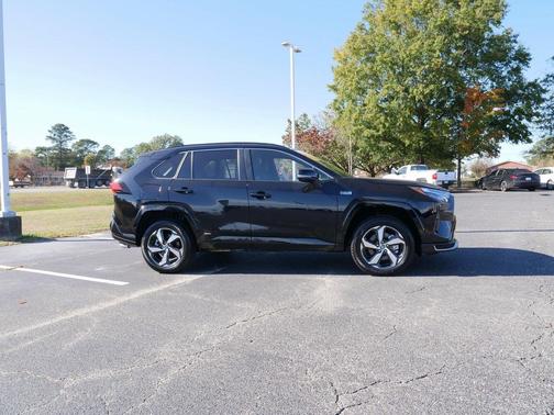 2024 Toyota RAV4 Prime SE