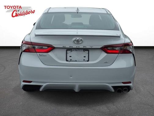 Ice 2023 Toyota Camry SE