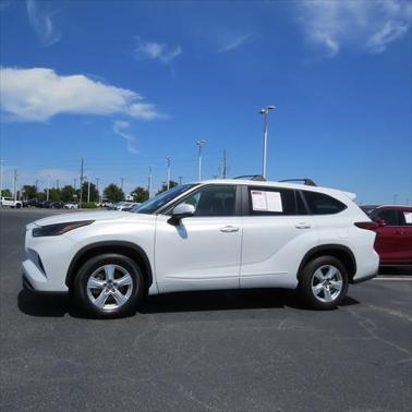 2023 Toyota Highlander LE