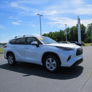 2023 Toyota Highlander LE