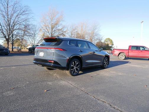 2025 Toyota Crown Signia XLE