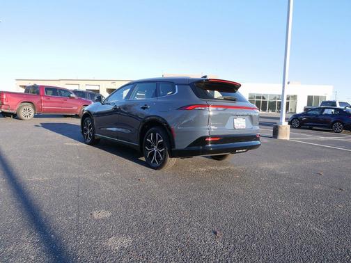 2025 Toyota Crown Signia XLE