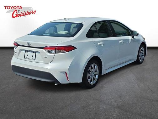 Pearl 2025 Toyota Corolla LE