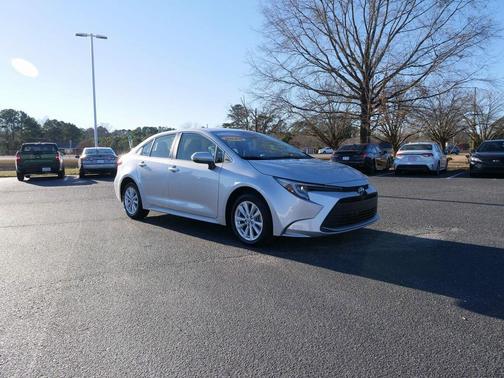 2025 Toyota Corolla Hybrid XLE