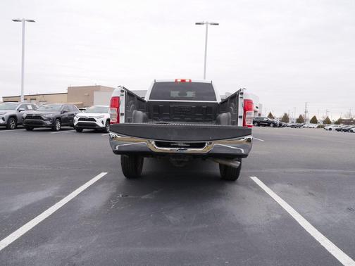 2024 RAM 3500 Big Horn Crew Cab 4x4 8' Box