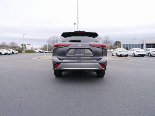 2021 Toyota Highlander Platinum