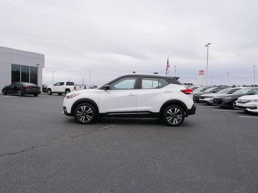 2019 Nissan Kicks SR