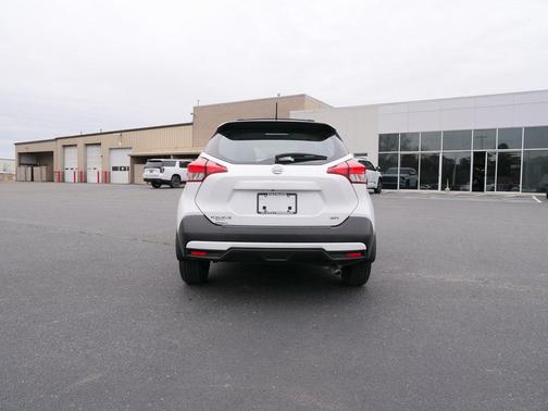 2019 Nissan Kicks SR