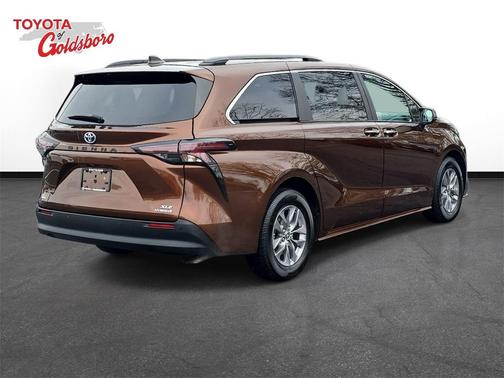 2023 Toyota Sienna XLE