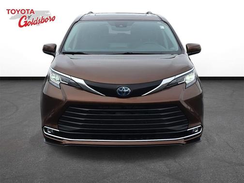 2023 Toyota Sienna XLE