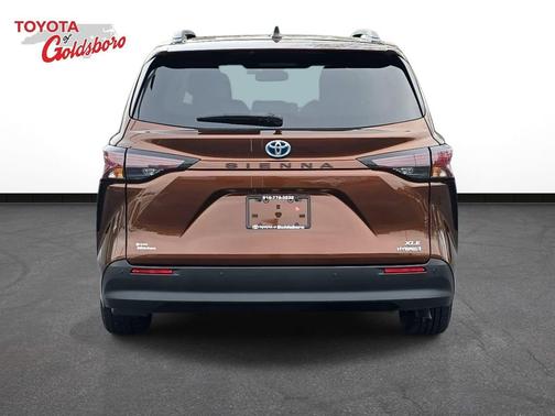 2023 Toyota Sienna XLE