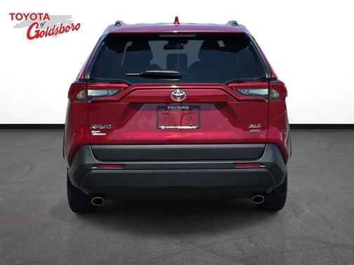 Pearl 2022 Toyota RAV4 XLE