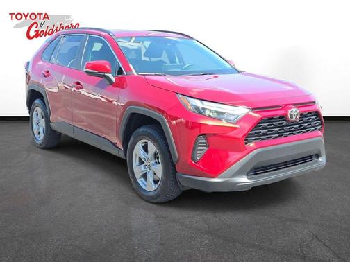 Pearl 2022 Toyota RAV4 XLE