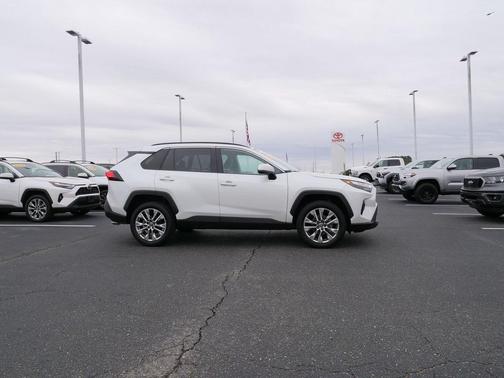 2025 Toyota RAV4 XLE Premium