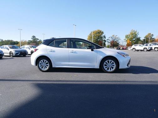 Midnight Black Metallic 2025 Toyota Corolla SE