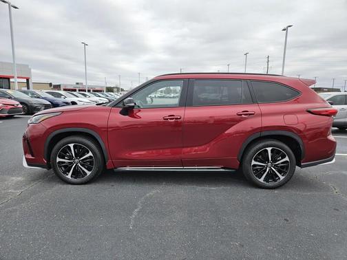 2022 Toyota Highlander XSE