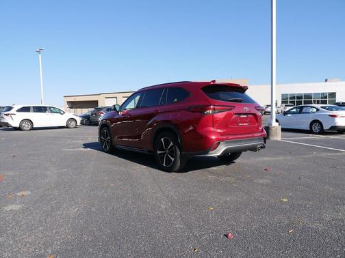 2022 Toyota Highlander XSE