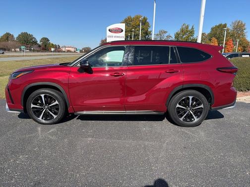 2022 Toyota Highlander XSE