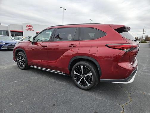 2022 Toyota Highlander XSE