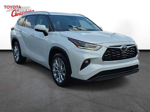 Pearl 2023 Toyota Highlander Limited