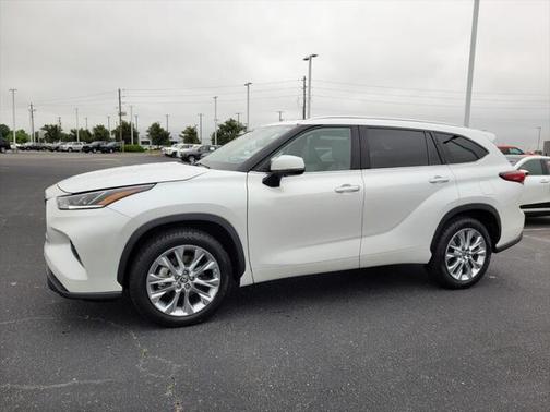 Pear 2023 Toyota Highlander Limited