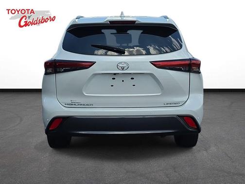 Pearl 2023 Toyota Highlander Limited