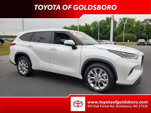 Pear 2023 Toyota Highlander Limited