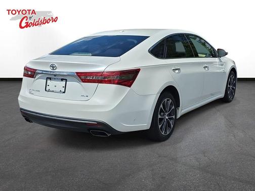 Blizzard Pearl 2016 Toyota Avalon XLE