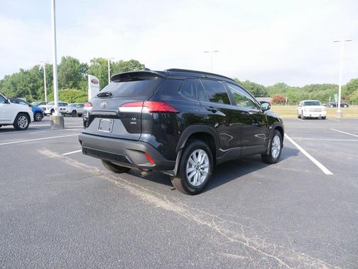 2024 Toyota Corolla Cross LE