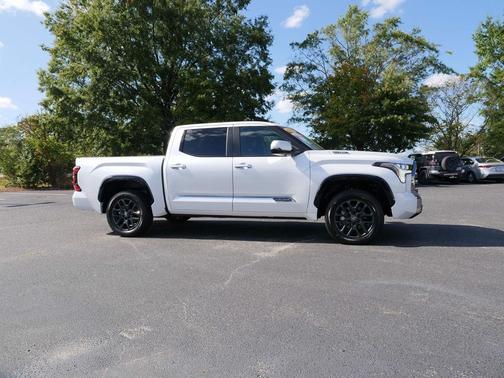 2025 Toyota Tundra Hybrid Platinum