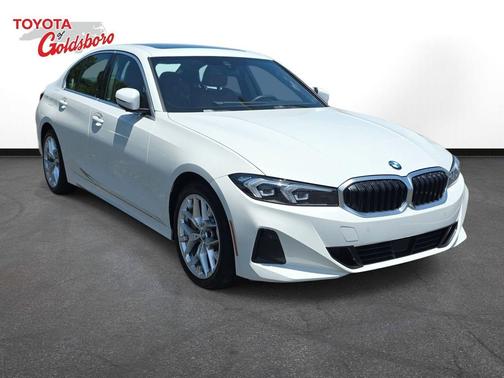 Alpine White 2025 BMW 330 330i