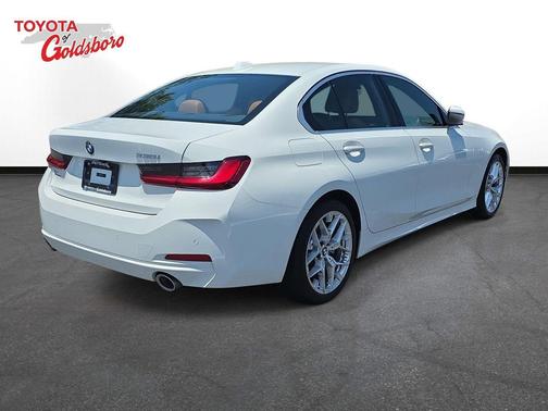 Alpine White 2025 BMW 330 330i