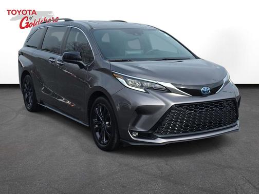 2022 Toyota Sienna XSE 7 Passenger