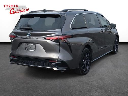 2022 Toyota Sienna XSE 7 Passenger