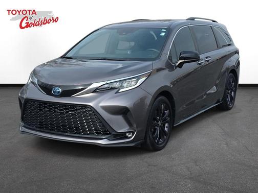 2022 Toyota Sienna XSE 7 Passenger