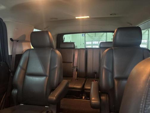 black 2013 GMC Yukon Denali