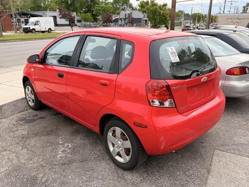 Victory Red 2005 Chevrolet Aveo 5 LS