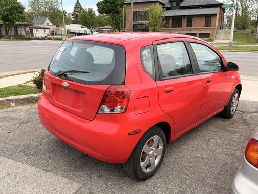 Victory Red 2005 Chevrolet Aveo 5 LS