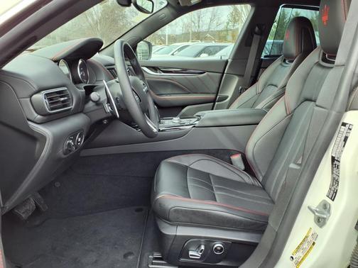 2024 Maserati Levante GT Ultima