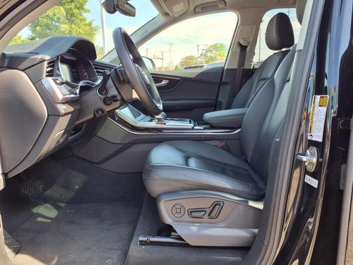2024 Audi Q7 55 Premium Plus