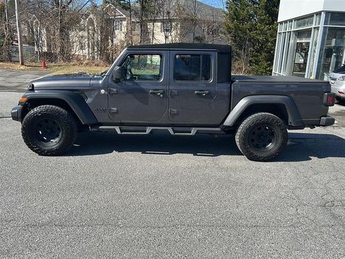 2020 Jeep Gladiator Sport