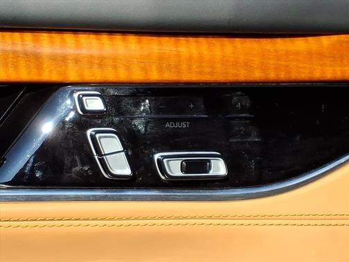 2022 Jeep Grand Wagoneer Series III