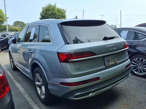 2024 Audi Q7 45 Premium Plus
