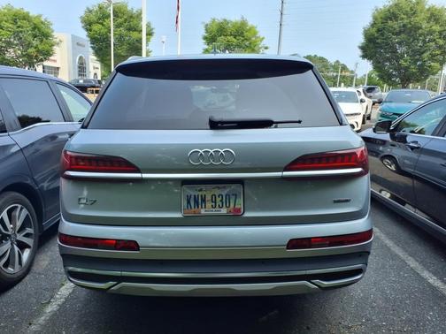 2024 Audi Q7 45 Premium Plus