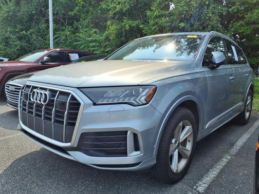2024 Audi Q7 45 Premium Plus