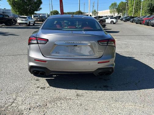 Grigio Metallic 2022 Maserati Ghibli Modena