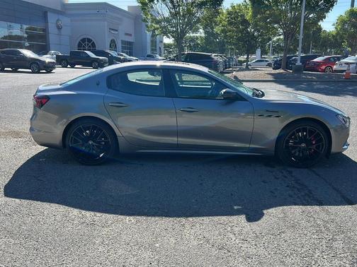 Grigio Metallic 2022 Maserati Ghibli Modena