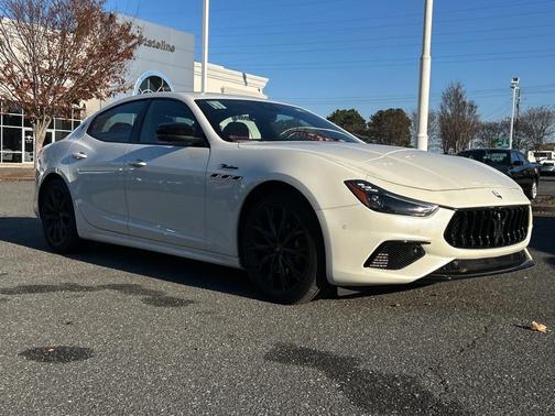 2022 Maserati Ghibli Modena