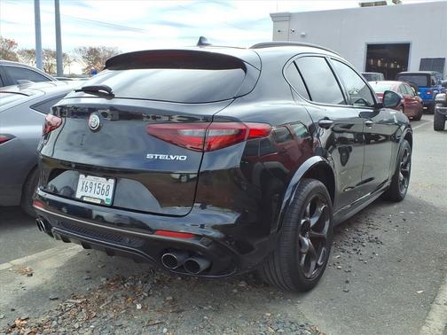 2022 Alfa Romeo Stelvio Quadrifoglio