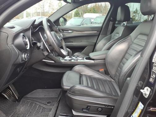 2022 Alfa Romeo Stelvio Quadrifoglio